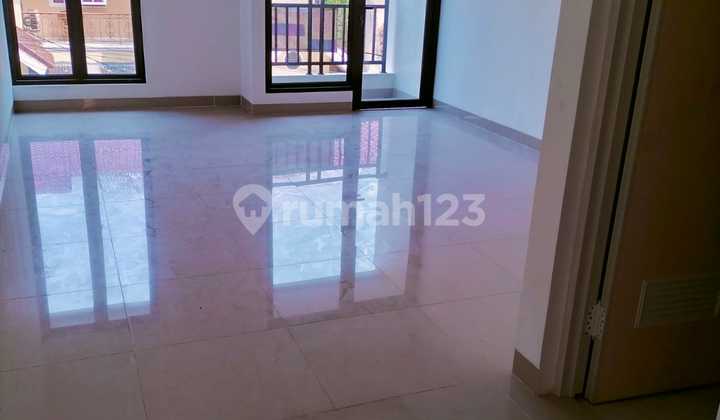 Rumah baru 4,2x20 siap huni lokasi strategis di Duri Kepa(DK382) 2