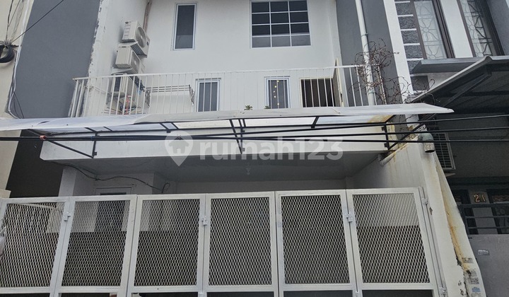 5x11 Split Level House, strategically located in Tanjung Duren (TD384)