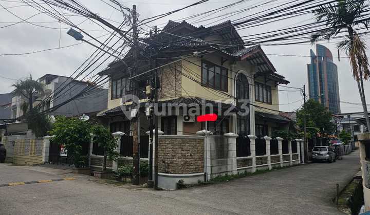 Rumah Besar Hoek 281 Meter Strategis di Tomang(Tm279) 2