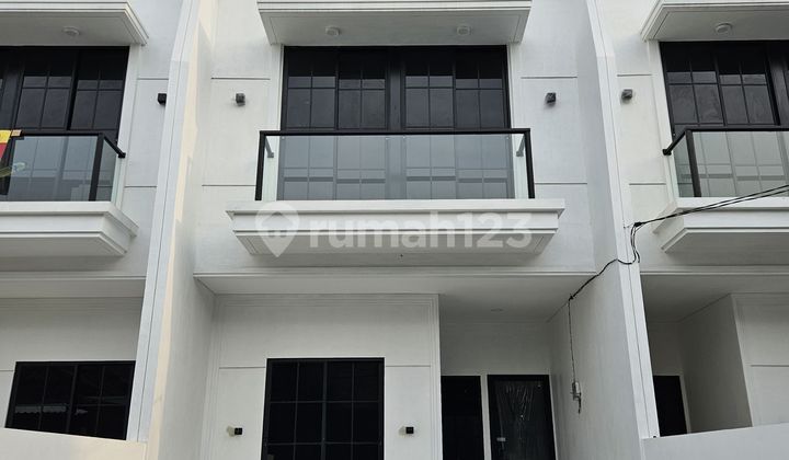 Rumah baru 4 unit 5x20 komplek DKI meruya(MR11a)