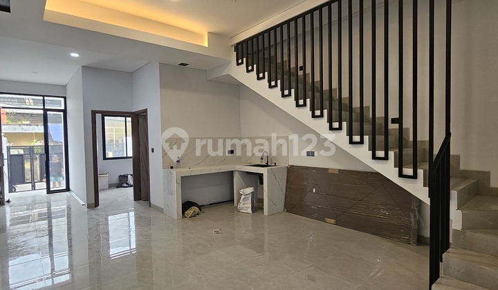 Smart Home priced at only 2.95m, fits 2 cars, hurry see the inside