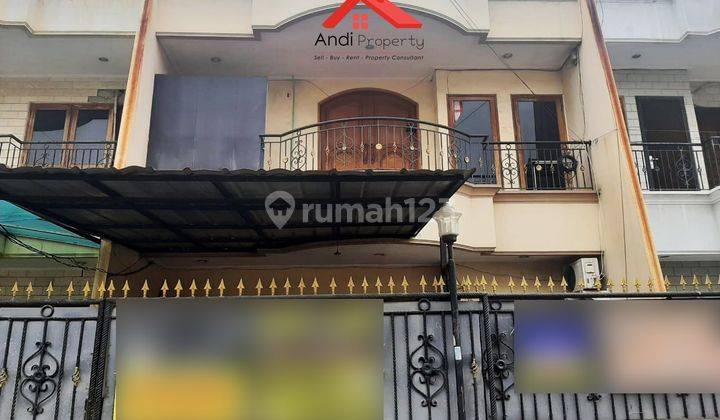 Rumah bagus Siap huni Lokasi strategis di Taman Ratu(TR92) 2