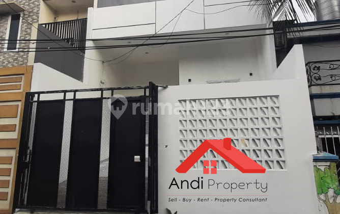 Rumah Baru Bagus Siap Huni Strategis di Taman Ratu(Tr82)
