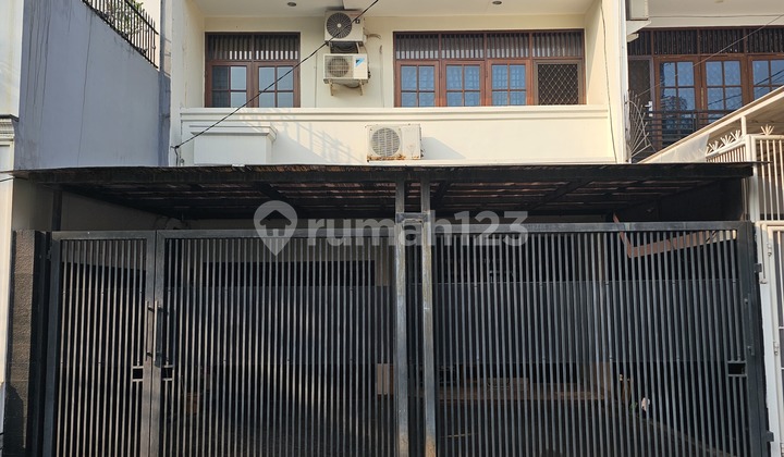 Rumah 156m2 siap huni lokasi strategis di Duri Kepa(DK380) Rumah 156m2 siap huni lokasi strategis di Duri Kepa(DK380)