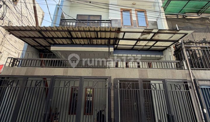 Ready-to-Live House 6x11 strategic location in Tanjung Duren(TD401)