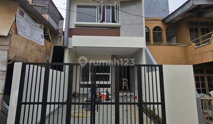 Rumah Baru 4.5x15 lokasi strategis di Duri Kepa(DK352) 1