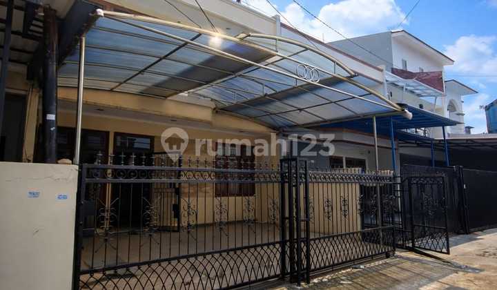 Rumah Bagus Siap Uni Lokasi Strategis di Taman Ratu(Tr37)
