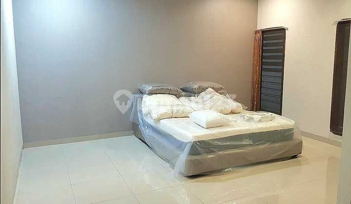 Rumah Besar Lokasi dalam komplek sunrise garden(SR73) 2