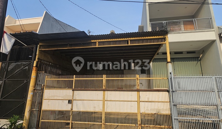 Rumah Tua Hitung Tanah strategis di Taman Cosmos(TR253a)