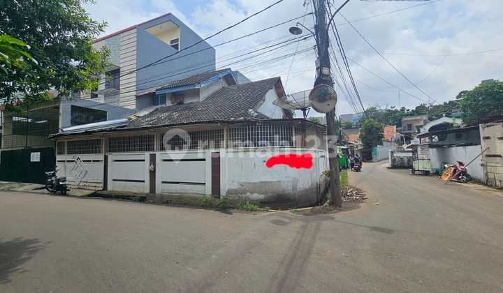 Rumah Tua Cocok Bagun Ulang Strategis di Taman Ratu(Tr265)