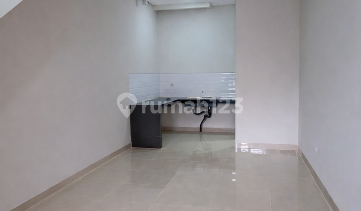 Rumah Baru 3.5X14.5 Strategis di Tomang(Tm277) 2