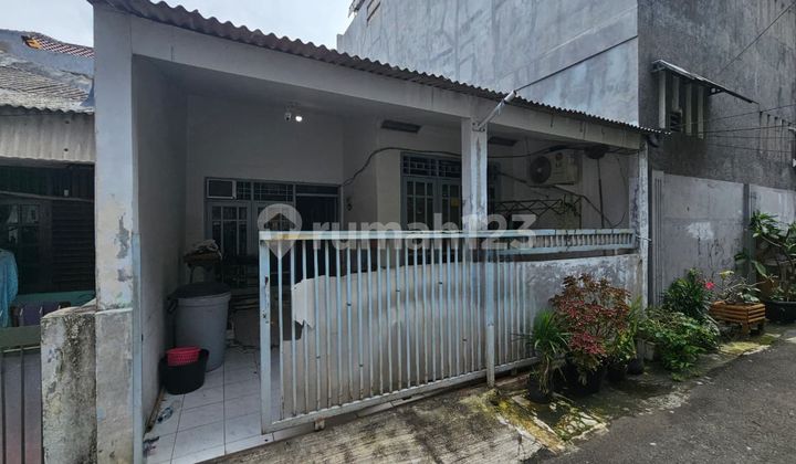 Rumah Tua 5X13 Hitung Tanah di Tanjung Duren(Td431) Rumah Tua 5X13 Hitung Tanah di Tanjung Duren(Td431)
