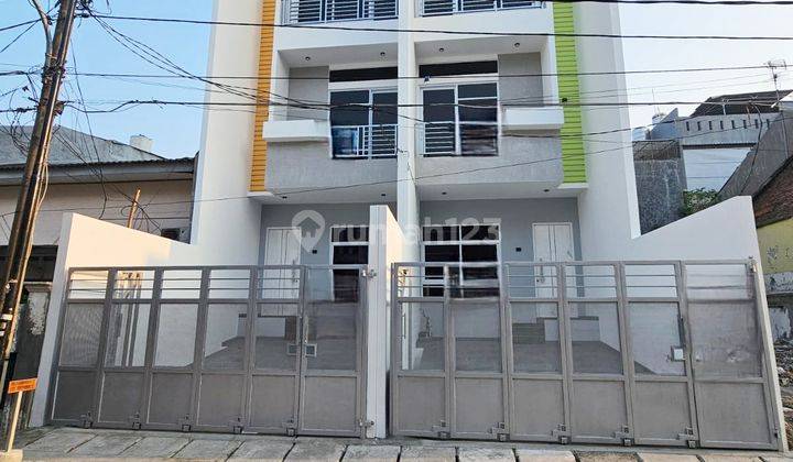 Rumah baru 2 unit Indent di Taman Ratu(TR159) 1