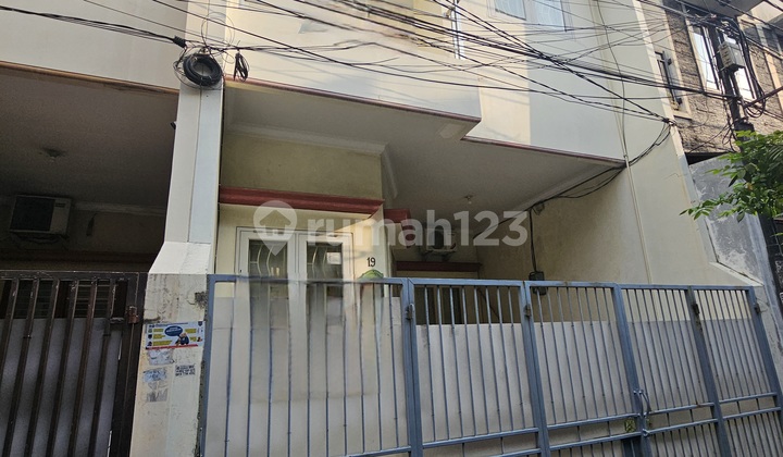 Ready-to-occupy 56sqm house in strategic location at Tanjung Duren (TD405)