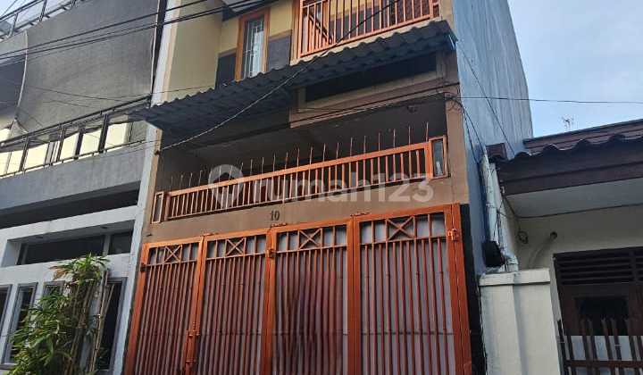 Rumah Siap Huni 4X13 Strategis di Tanjung Duren(Td410) Rumah Siap Huni 4X13 Strategis di Tanjung Duren(Td410)