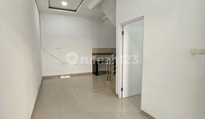 Rumah Siap Huni 5.5x11 lokasi strategis di Tanjung Duren(TD357) 2