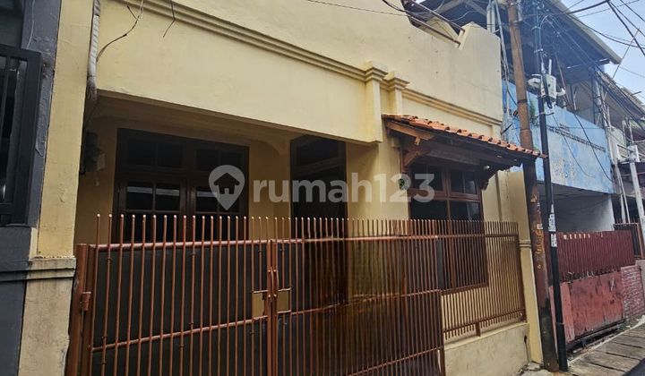 Newly renovated 5x11 house in a strategic location at Tanjung Duren(TD397)