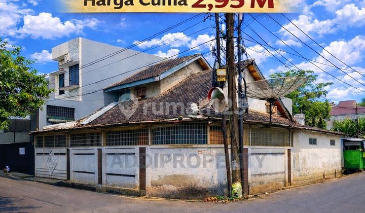 Rumah Tua Cocok Bagun Ulang Strategis di Taman Ratu(Tr265)