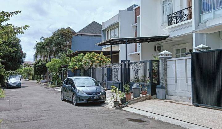 Rumah dalam cluster 3 lantai di Perumahan  Intercon (Taman Kebon Jeruk) Kebon Jeruk Srengseng Jakarta Barat 2