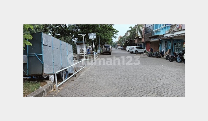 Pearl Garden Terrace Shop House near Cengkareng General Hospital, West Jakarta 2