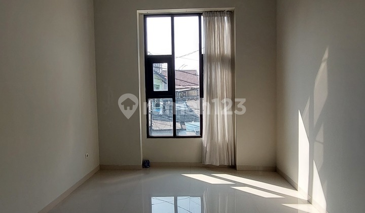 DISEWAKAN RUMAH BARU JAGAKARSA 3KT 5KM 10