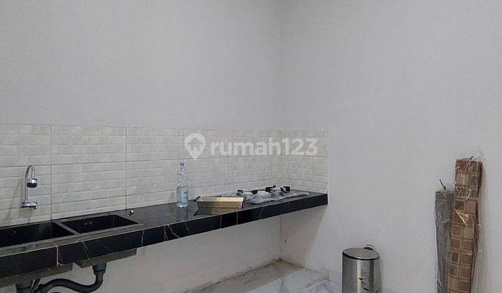 DISEWAKAN RUMAH BARU 2 LANTAI CUKUP MEWAH DIJAGAKARSA 3