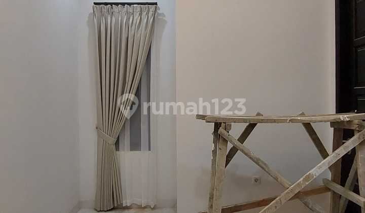 DISEWAKAN RUMAH BARU 2 LANTAI CUKUP MEWAH DIJAGAKARSA 5