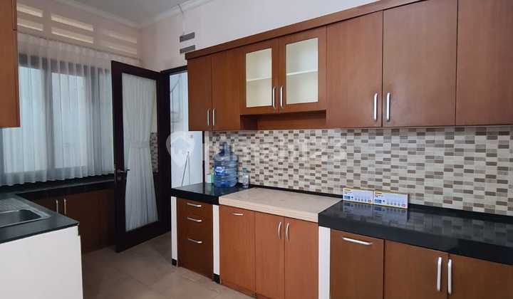 Pondok Indah Ready-to-Occupy House for Rent, Good Condition 2