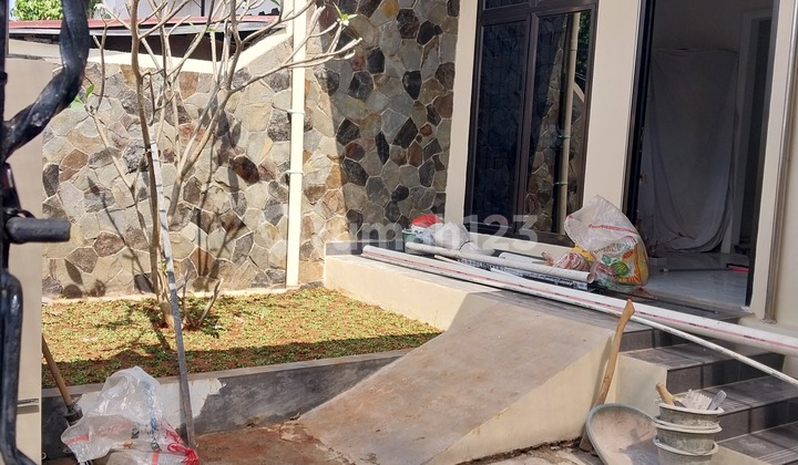 Rumah mungil renovasi bagus 5 menit ke MRT di jalan saikin 1