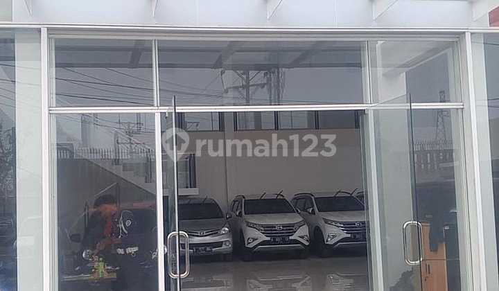 Strategic Showroom, Office, and Warehouse by the Main Road, Kaligawe, 5 Minutes to Kaligawe Toll. 2