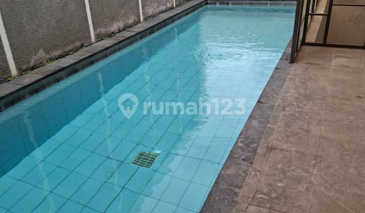 Rumah Mewah di Stonen Gajah Mungkur Semarang Ada Kolam Renang 2