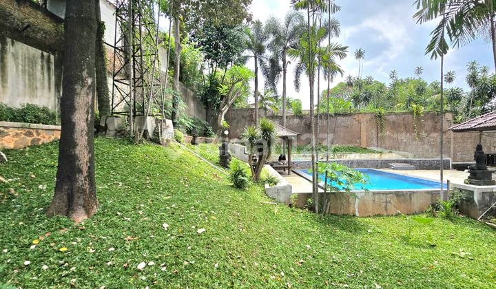 Rumah Dengan Halaman Luas Terawat Lokasi Strategis Di Antasari 2