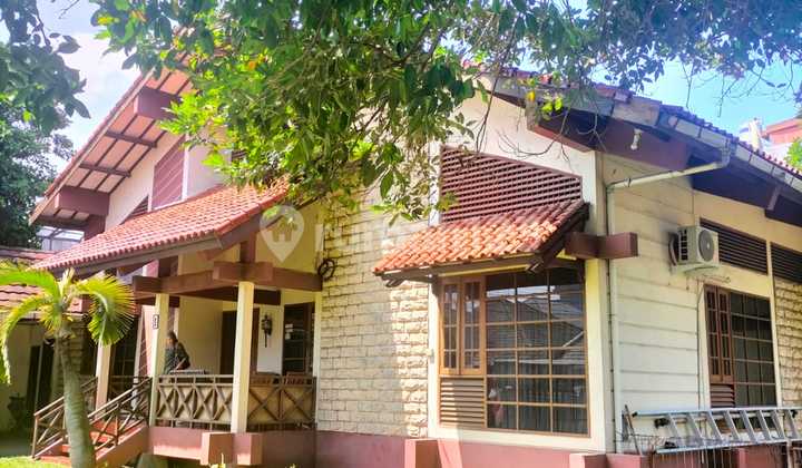 Rumah Hoek Tanah Luas Dengan Harga Njop Lokasi Bagus Di Kalibata 2