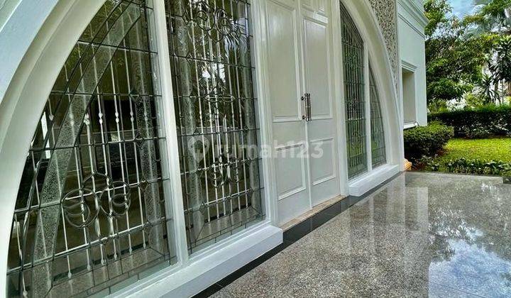 Rumah Semi Furnished Taman Luas Ada Kolam Renang Di Pondok Indah 2