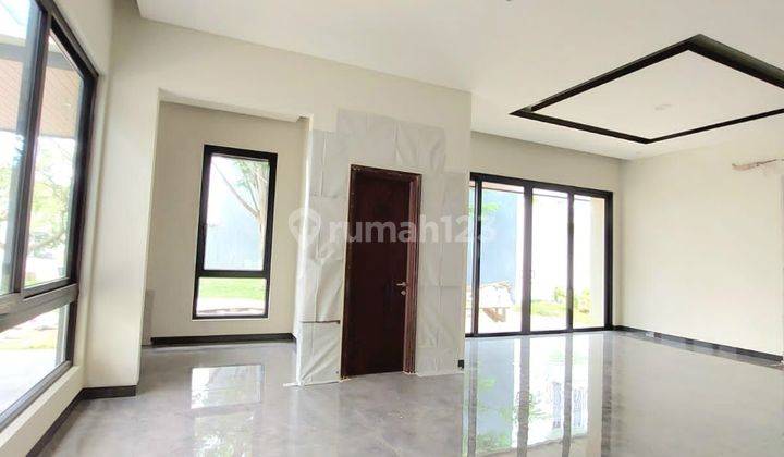 Rumah Modern Tropical SHM Bisa KPR Lokasi Strategis Di BSD City 2