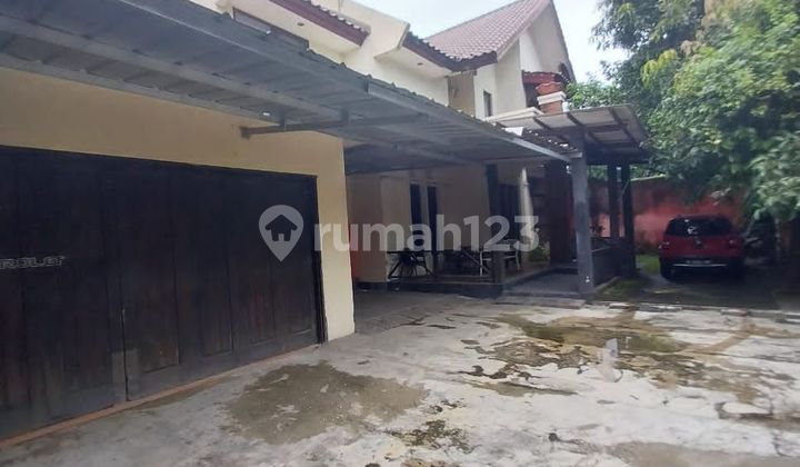 Rumah Hitung Tanah Dengan Taman Depan Dan Belakang Di Bintaro