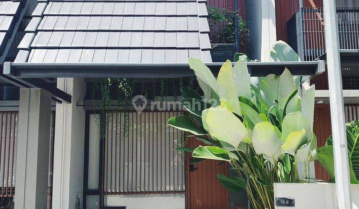 Rumah Minimalis Taman Di Depan Dan Belakang Semi Furnished Di BSD 1