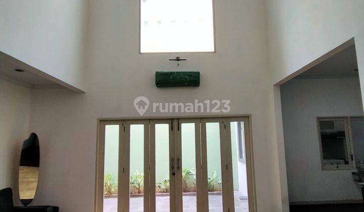 Rumah Modern Lokasi Pinggir Jalan Utama Di Bintaro Jaya Sektor 6 2