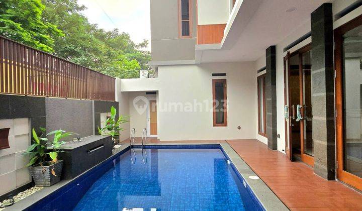 Rumah 2 Lantai Baru Hoek Balkon Luas Ada Kolam Renang Di Bintaro 11