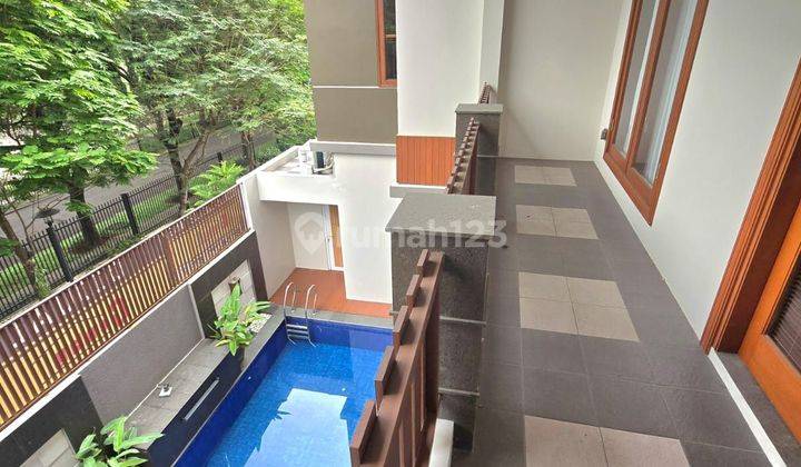 Rumah 2 Lantai Baru Hoek Balkon Luas Ada Kolam Renang Di Bintaro 19