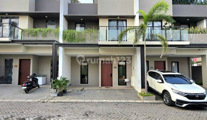 Rumah Lokasi Strategis Ada Rooftop Dalam Cluster Di Jurangmangu 1