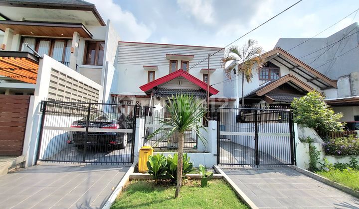 Rumah Klasik Tanah Luas Row Jalan Lebar Di Bintaro Sektor 2