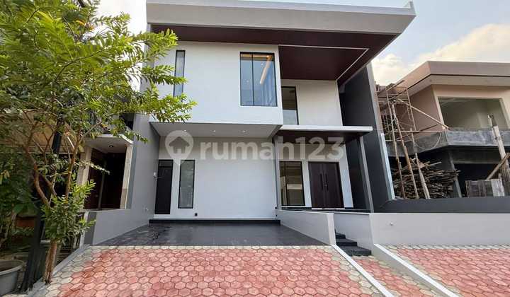 Modern New House With Swimming Pool In Bintaro Jaya Sector 7