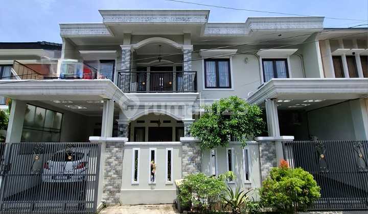 Semi-Furnished Modern Design House in Bintaro Jaya Sector 9