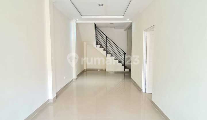 House Already Renovated, Strategic Location in Graha Raya Bintaro 2