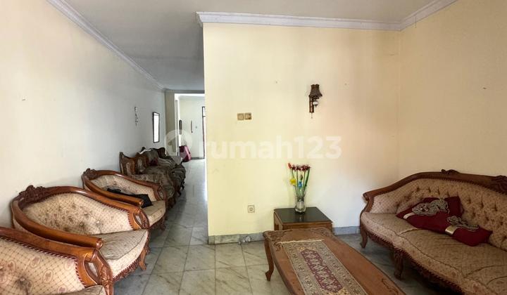 Rumah Terawat Lokasi Strategis di Perumahan Bintaro Jaya Sektor 3 2