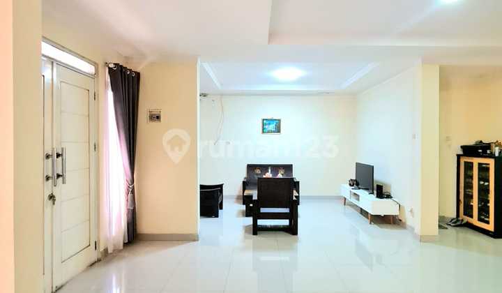 2-Story House Strategic Location Attractive Price In Bintaro Jaya 2