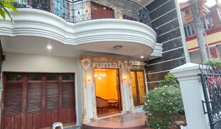 Rumah Siap Huni Design Classic Di Jakarta Selatan 2