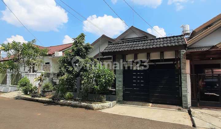 Rumah Dengan Tanah Luas Ada Halaman Di Perumahan Bintaro Sektor 1