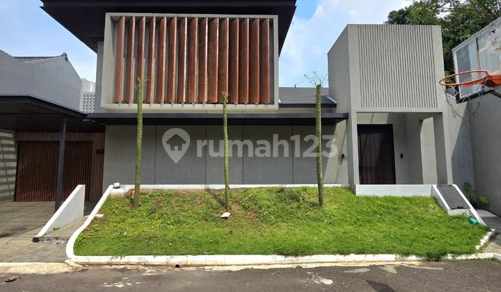 Rumah Modern Tropis Hadap Barat Di Komplek Bintaro Jaya Sektor 9 Rumah Modern Tropis Hadap Barat Di Komplek Bintaro Jaya Sektor 9